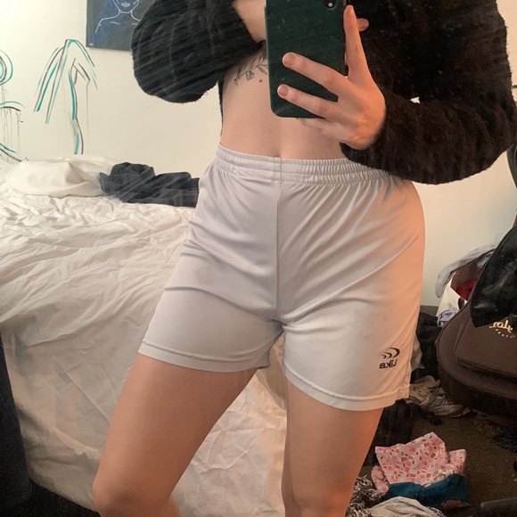 White workout shorts - Picture 2 of 2